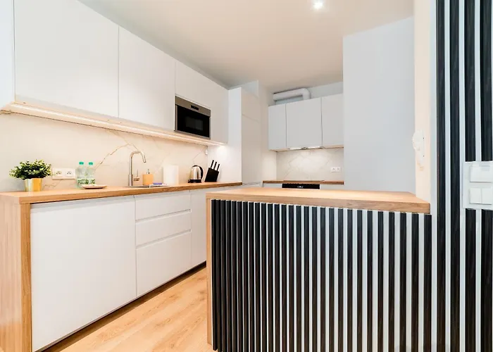 Apartment Posnania Chic With Garden By Bookinghost